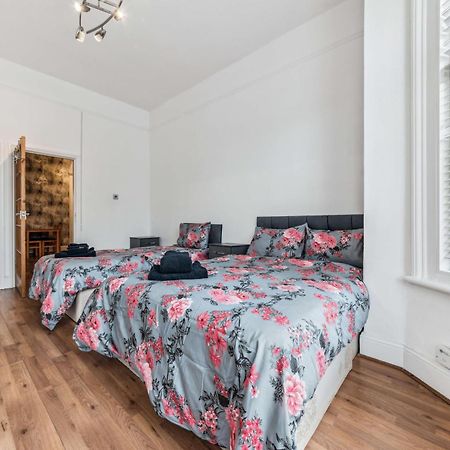 Cozy Wimbledon Apartment ลอนดอน ภายนอก รูปภาพ