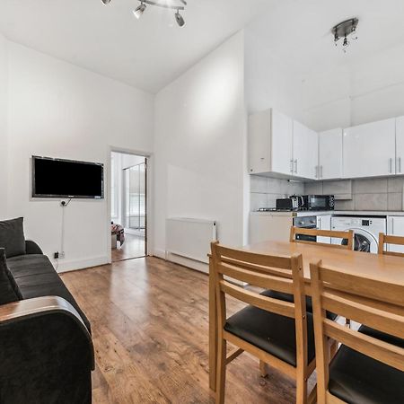 Cozy Wimbledon Apartment ลอนดอน ภายนอก รูปภาพ