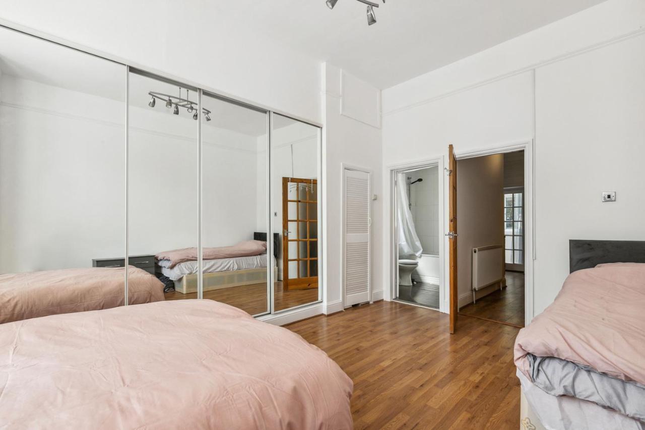 Cozy Wimbledon Apartment ลอนดอน ภายนอก รูปภาพ